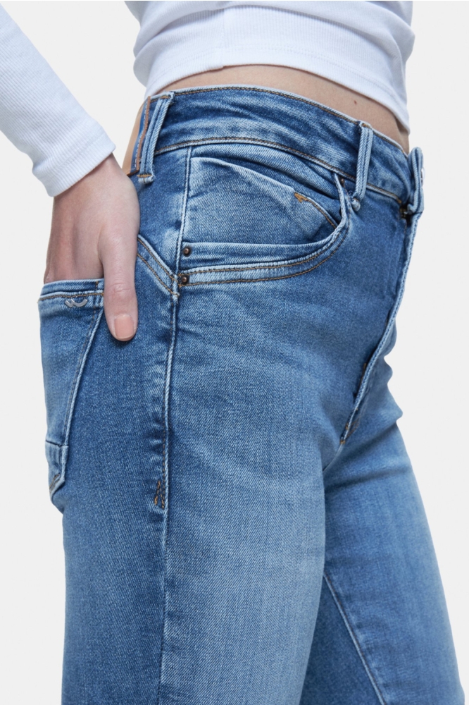 LTB blauwe dames jeans | Close up