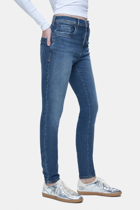 LTB blauwe dames jeans | Model vooraanzicht