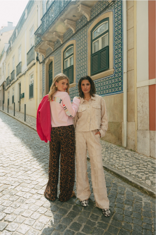 Fluresk camel dames broek | Sfeerbeeld, In situatie