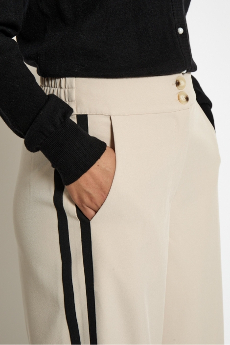 Minus ecru dames broek | Close up