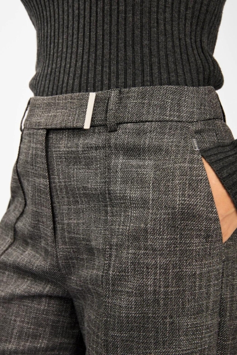 Aaiko zwarte dames broek | Close up