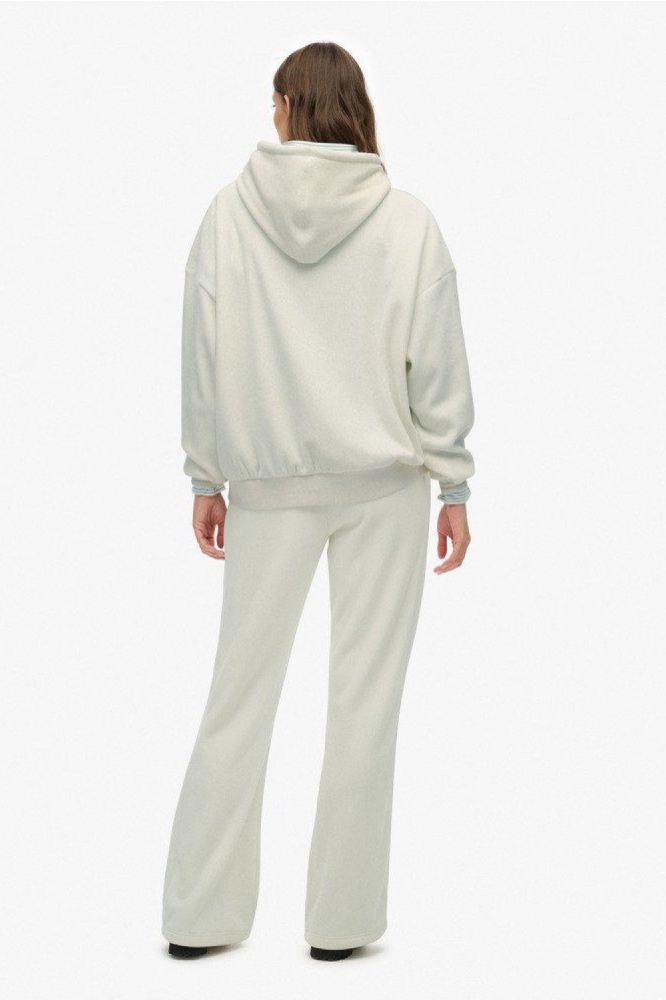 Superdry witte dames broek | Model achteraanzicht