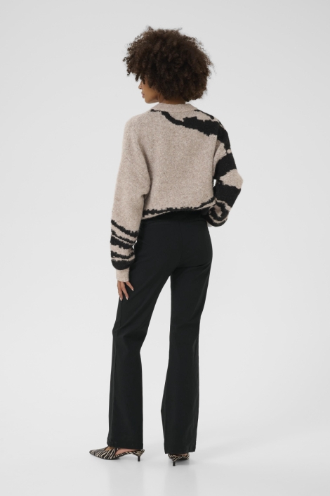 Culture zwarte dames broek | Model achteraanzicht