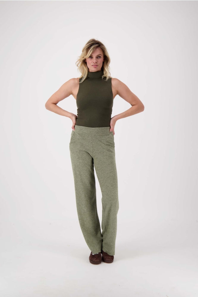 Zusss groene dames broek | Model