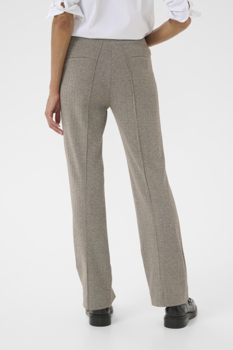 Part Two bruine dames broek | Model achteraanzicht