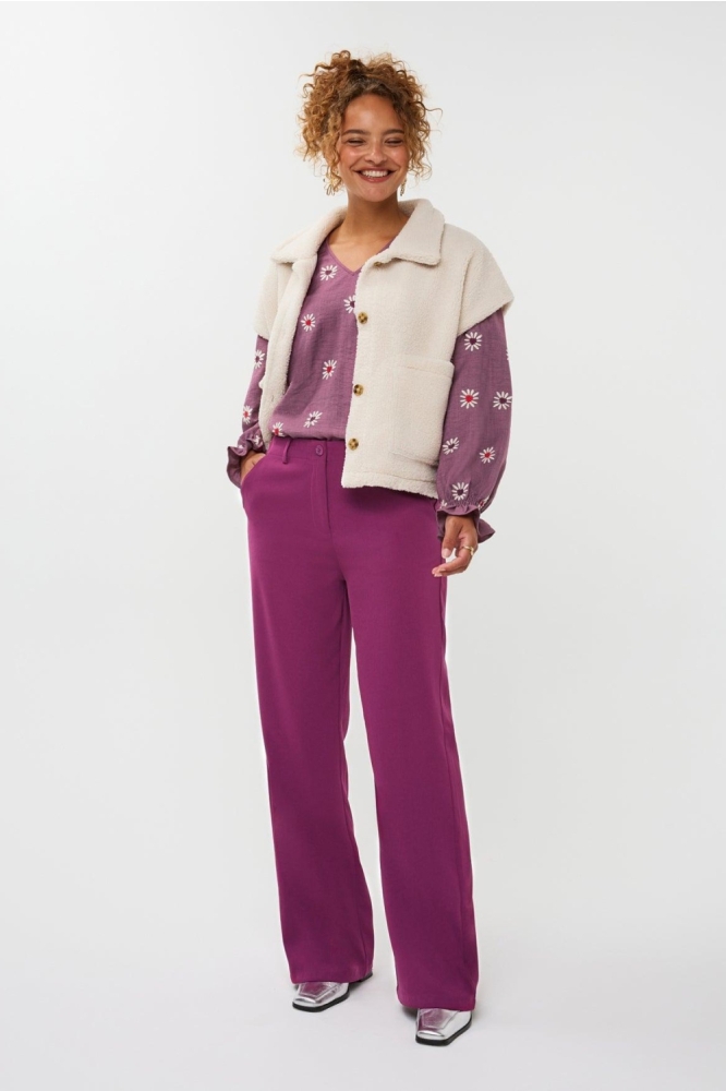 Ydence paarse dames broek | Model