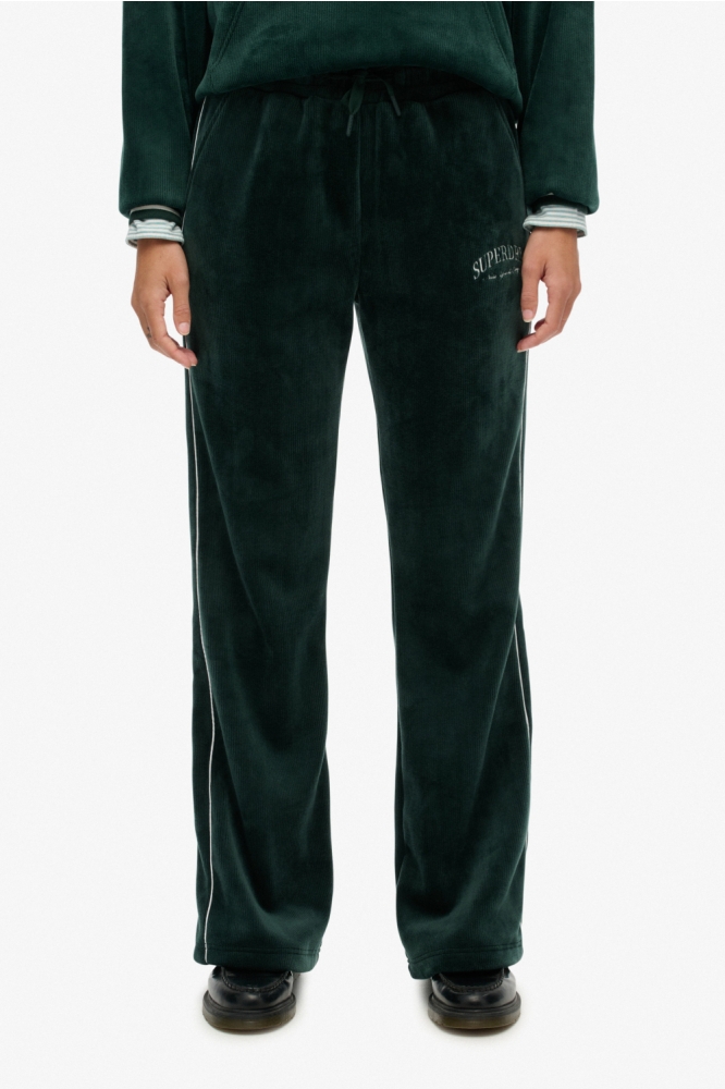 Superdry groene dames broek | Model vooraanzicht