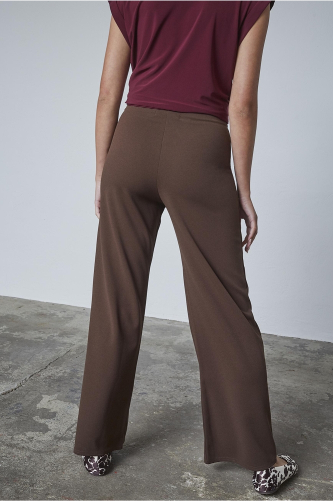 SisterS point bruine dames broek | Model achteraanzicht