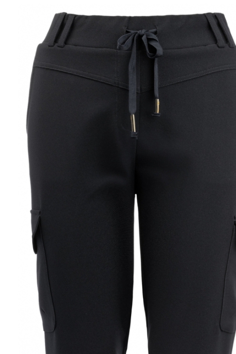 TQ Amsterdam zwarte dames broek | Close up
