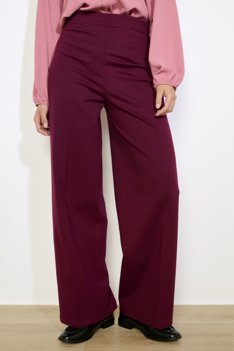 LolaLiza bordeaux dames broek | Model vooraanzicht