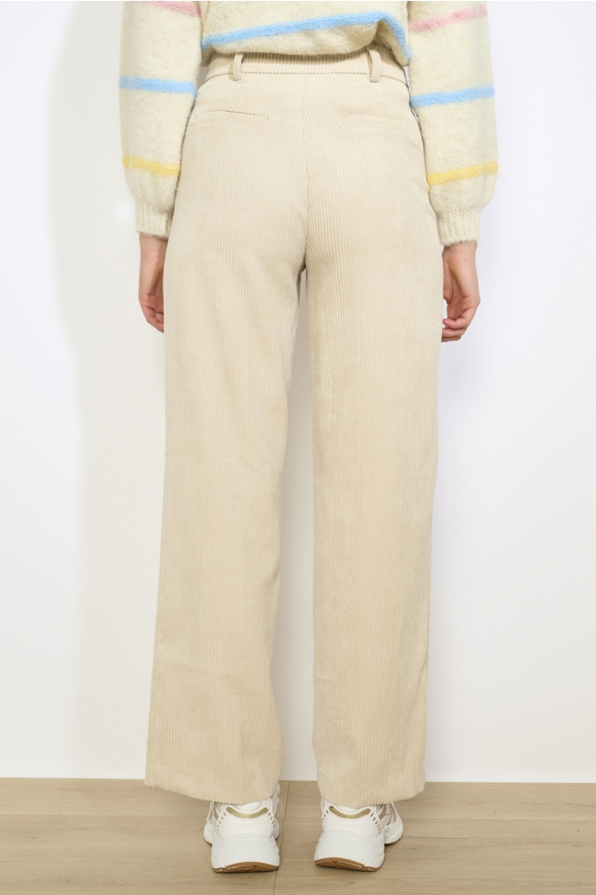 LolaLiza beige dames broek | Model achteraanzicht