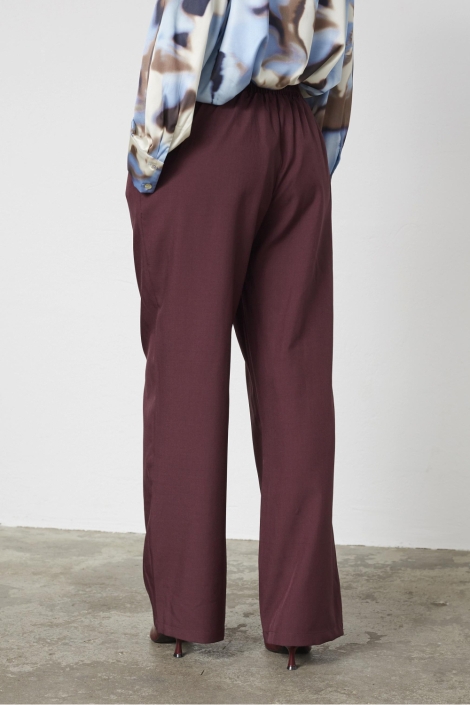 SisterS point bordeaux dames broek | Model achteraanzicht