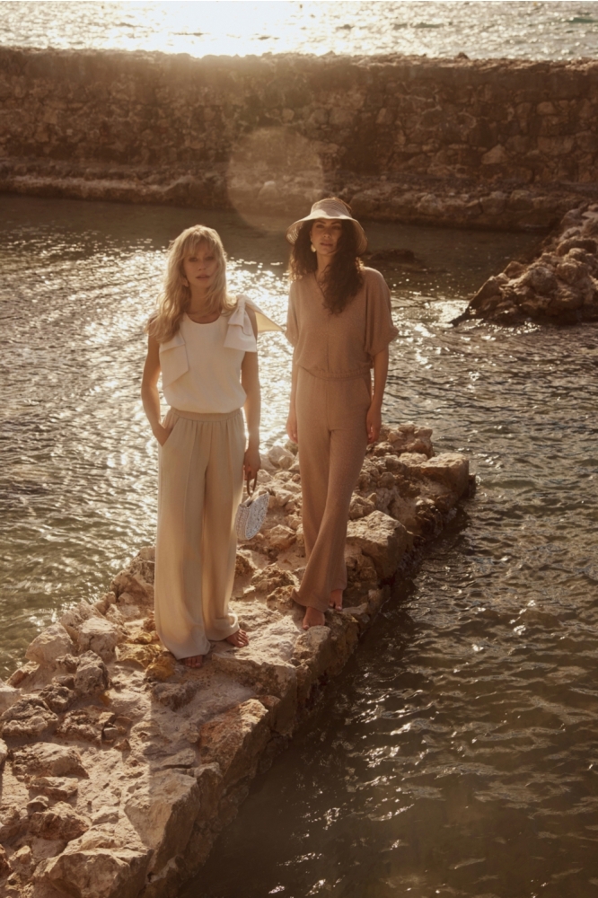 Lofty Manner gouden dames broek | Sfeerbeeld, In situatie