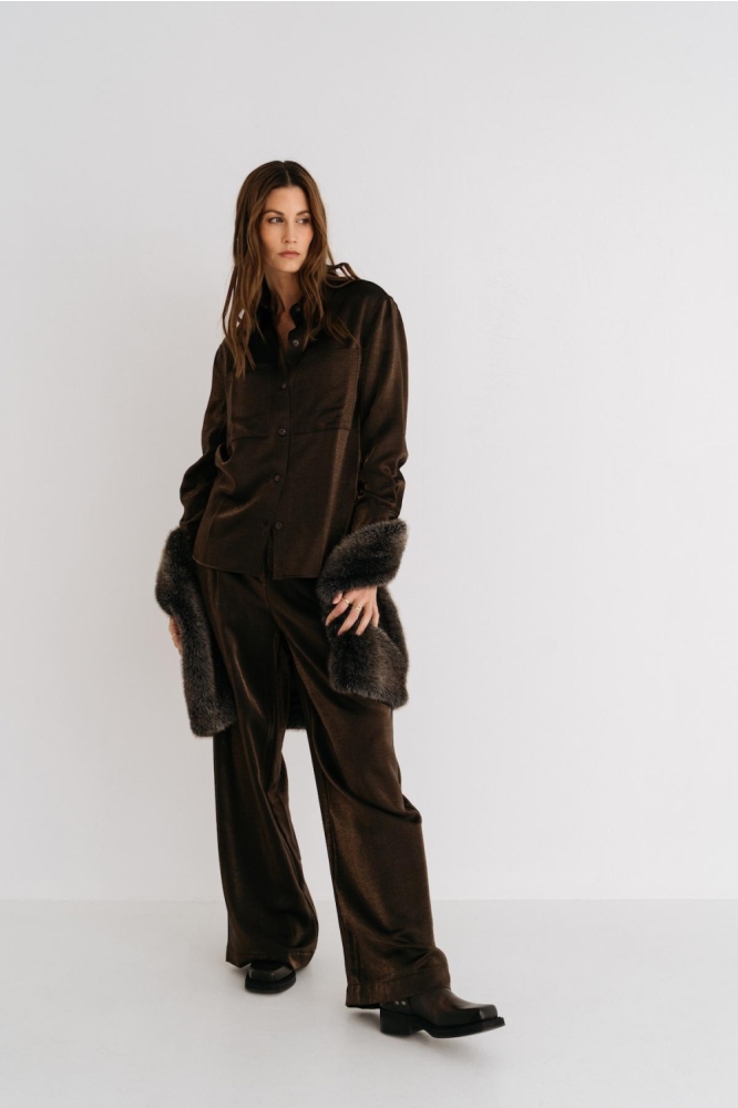 Maicazz bruine dames broek | Model