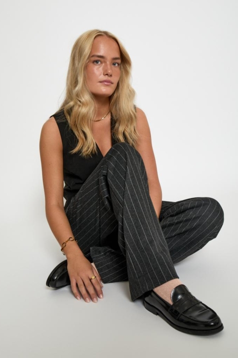 Peppercorn grijze dames broek | Model