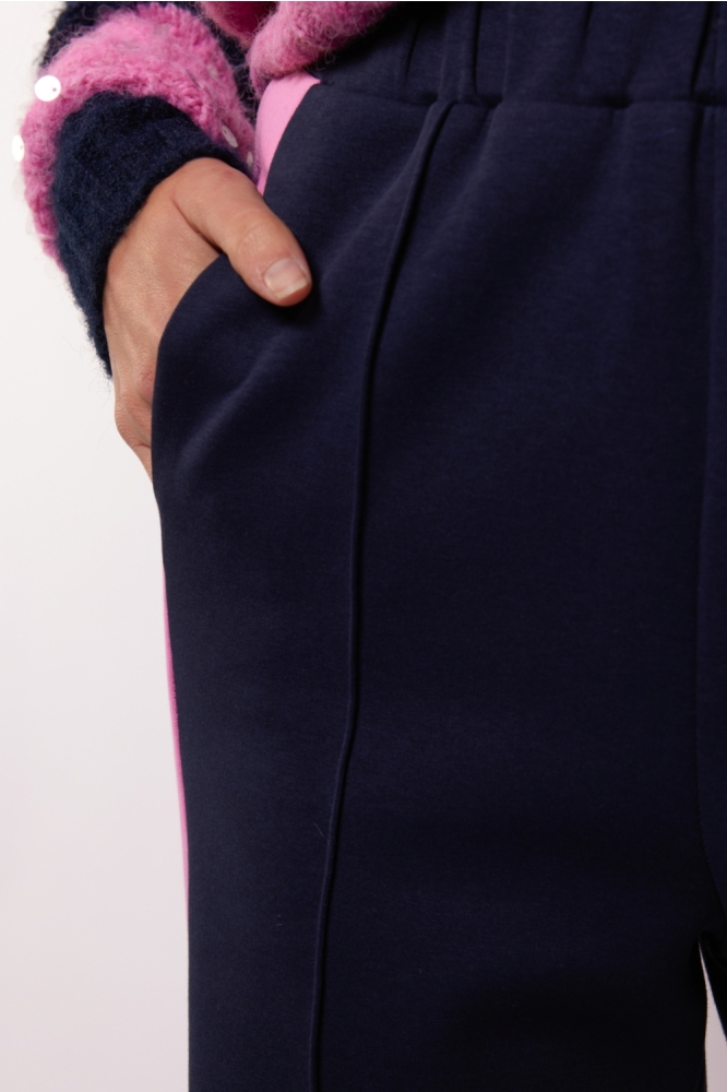 Fluresk blauwe dames broek | Close up