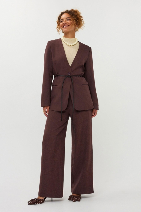 Ydence bruine dames broek | Model