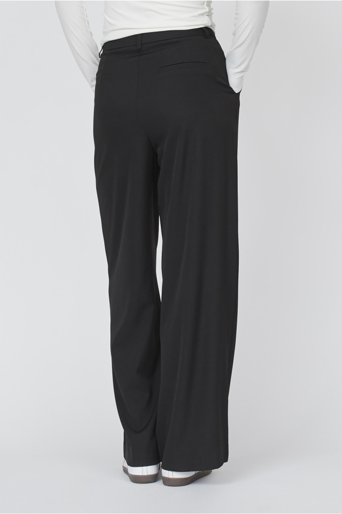 SisterS point zwarte dames broek | Model vooraanzicht