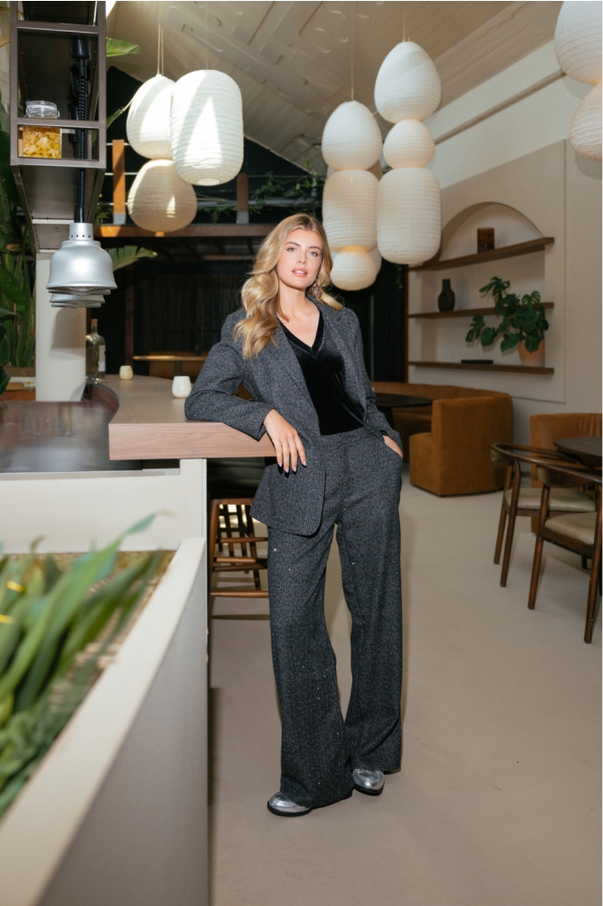 C&S The Label grijze dames broek | Sfeerbeeld, In situatie