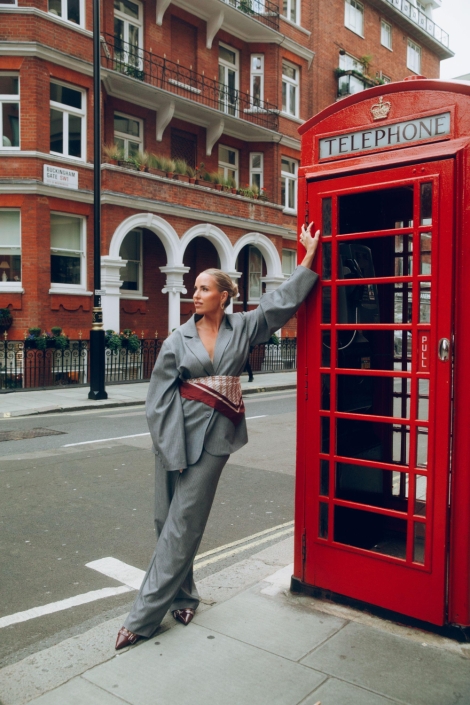 Refined Department grijze dames broek | Sfeerbeeld, In situatie