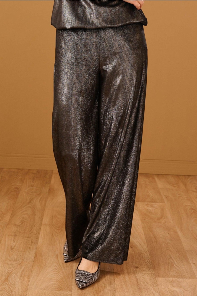 FOS Amsterdam zwarte dames broek | Model vooraanzicht