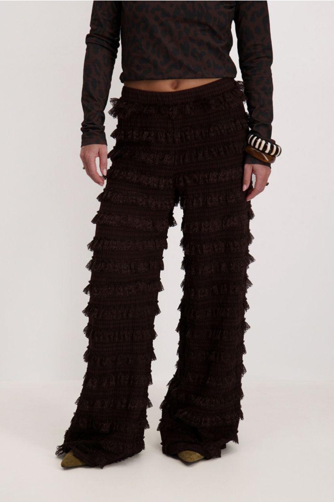 Harper & Yve bruine dames broek | Model vooraanzicht