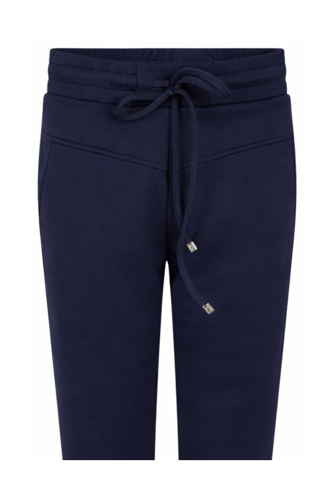 Zoso blauwe dames broek | Close up