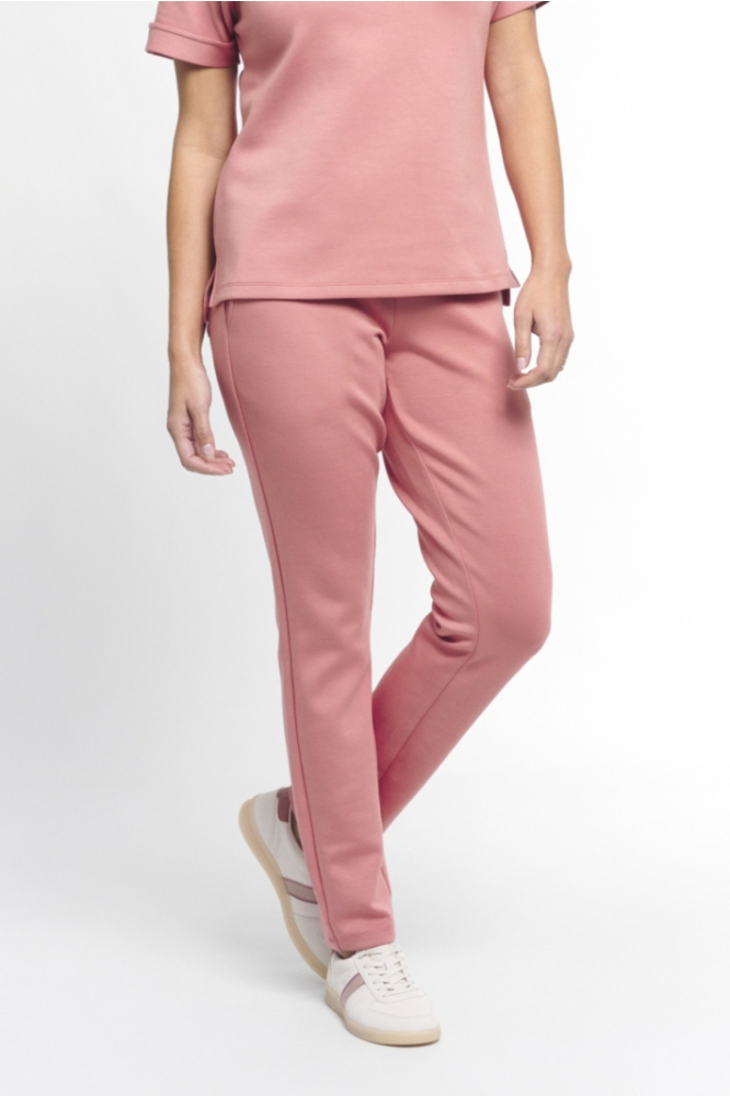 Zoso oranje dames broek | Model vooraanzicht