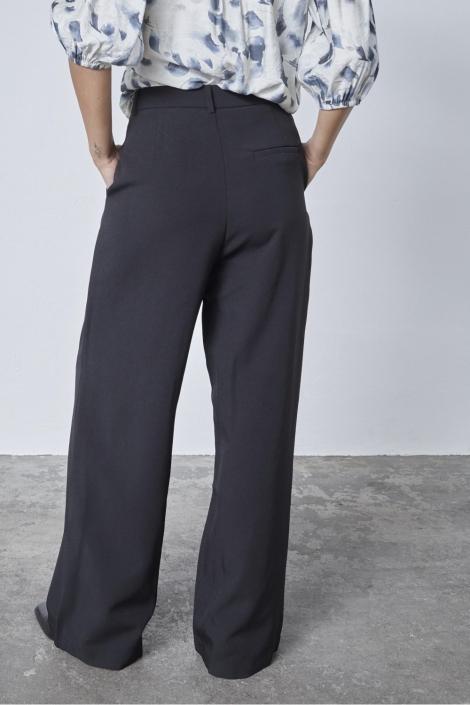 SisterS point zwarte dames broek | Model achteraanzicht