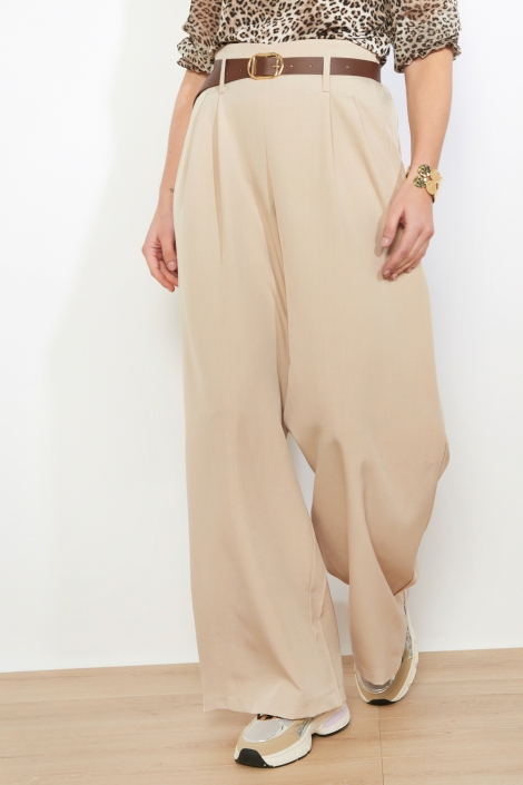 LolaLiza beige dames broek | Model vooraanzicht