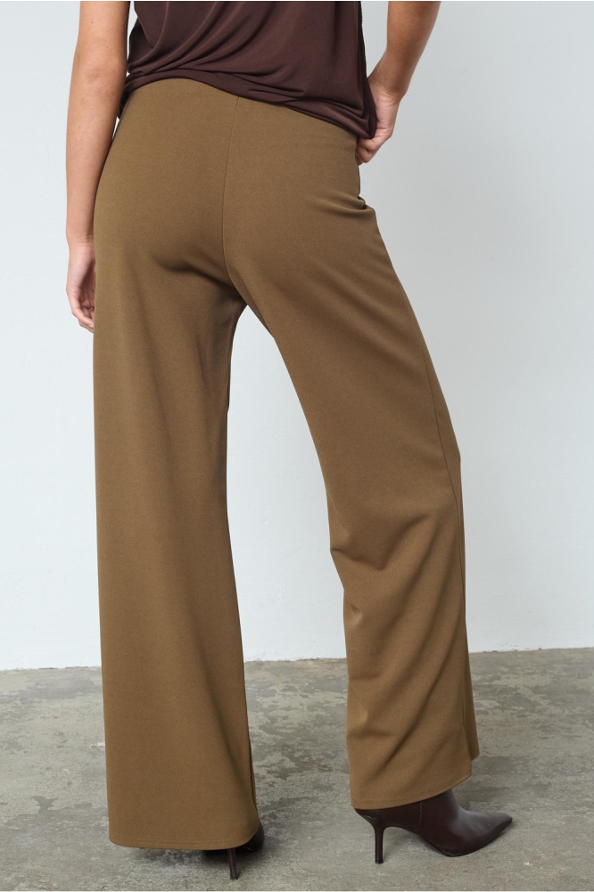 SisterS point bruine dames broek | Model achteraanzicht