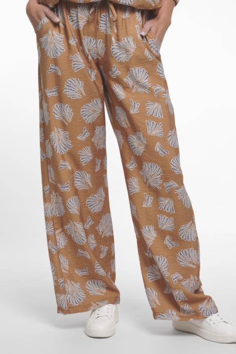 Zoso camel dames broek | Model vooraanzicht