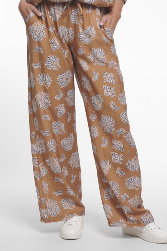 Zoso camel dames broek | Model vooraanzicht