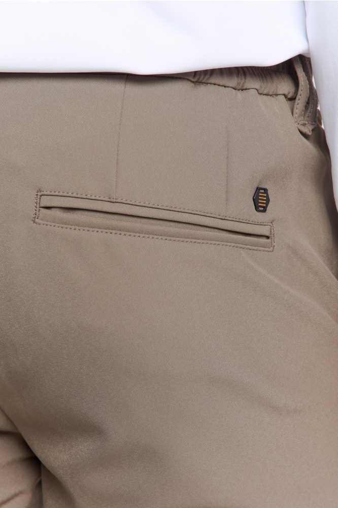 NO-EXCESS bruine heren broek | Close up