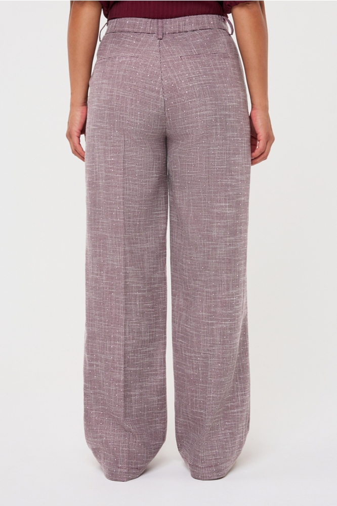 EsQualo bordeaux dames broek | Model achteraanzicht