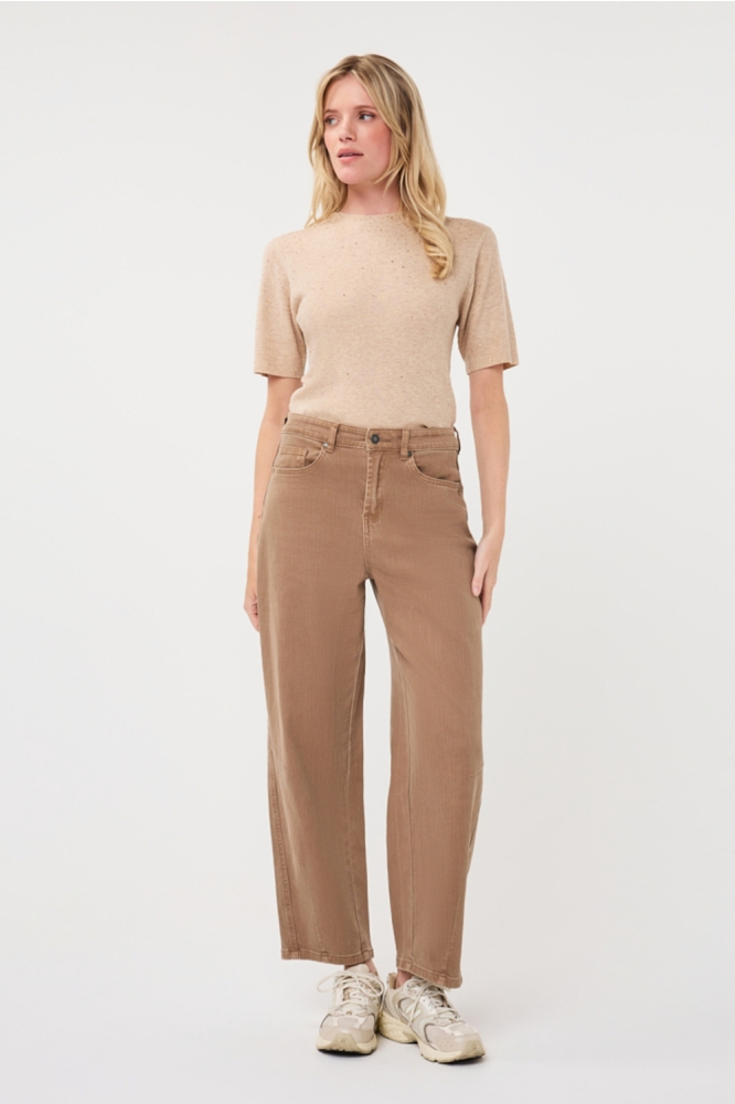EsQualo camel dames jeans | Model