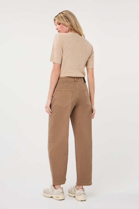 EsQualo camel dames jeans | Model