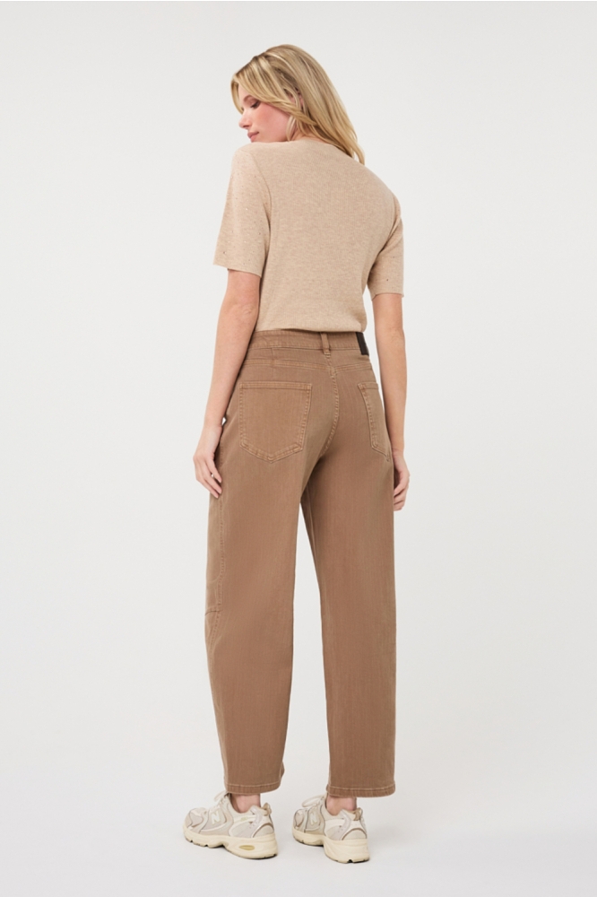 EsQualo camel dames jeans | Model