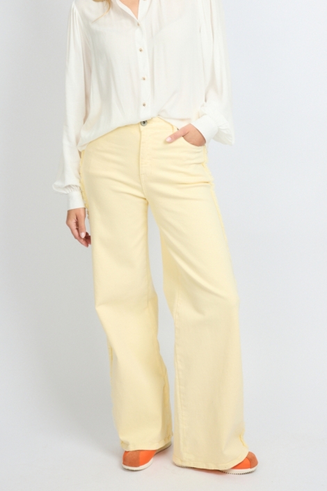 Fluresk gele dames broek | Model vooraanzicht