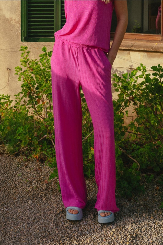 Fluresk roze dames broek | Sfeerbeeld, In situatie