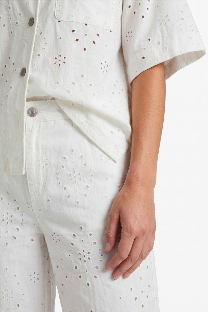Fluresk witte dames broek | Close up