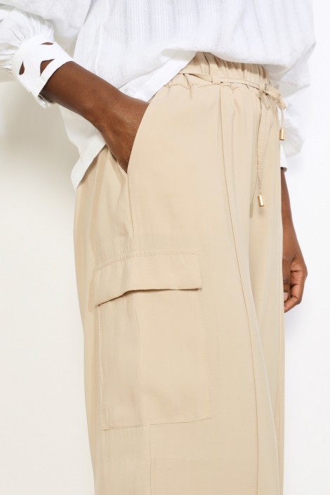 LolaLiza beige dames broek | Close up