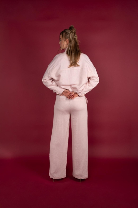 I-coni-K roze dames broek | Model achteraanzicht
