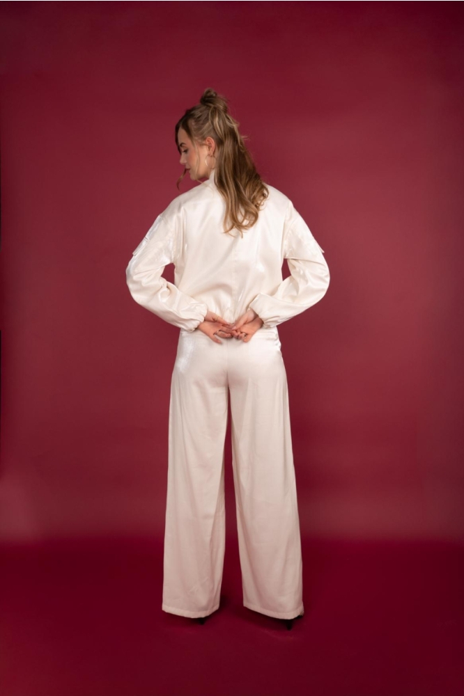 I-coni-K beige dames broek | Model achteraanzicht