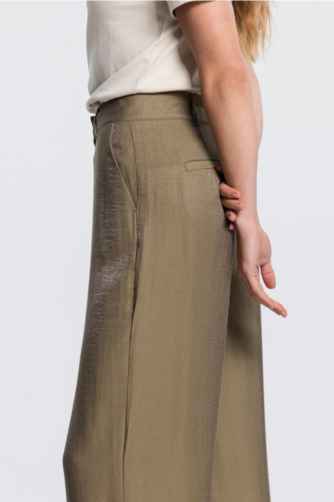 Juffrouw Jansen groene dames broek | Close up