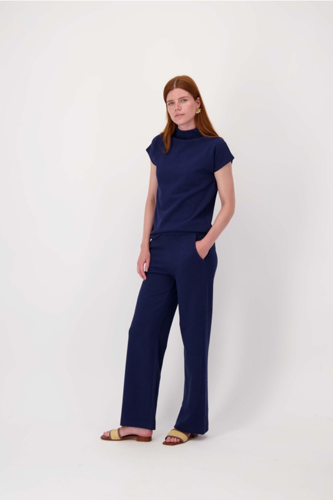 Zusss blauwe dames broek | Model