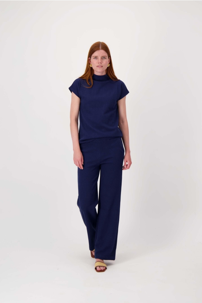 Zusss blauwe dames broek | Model