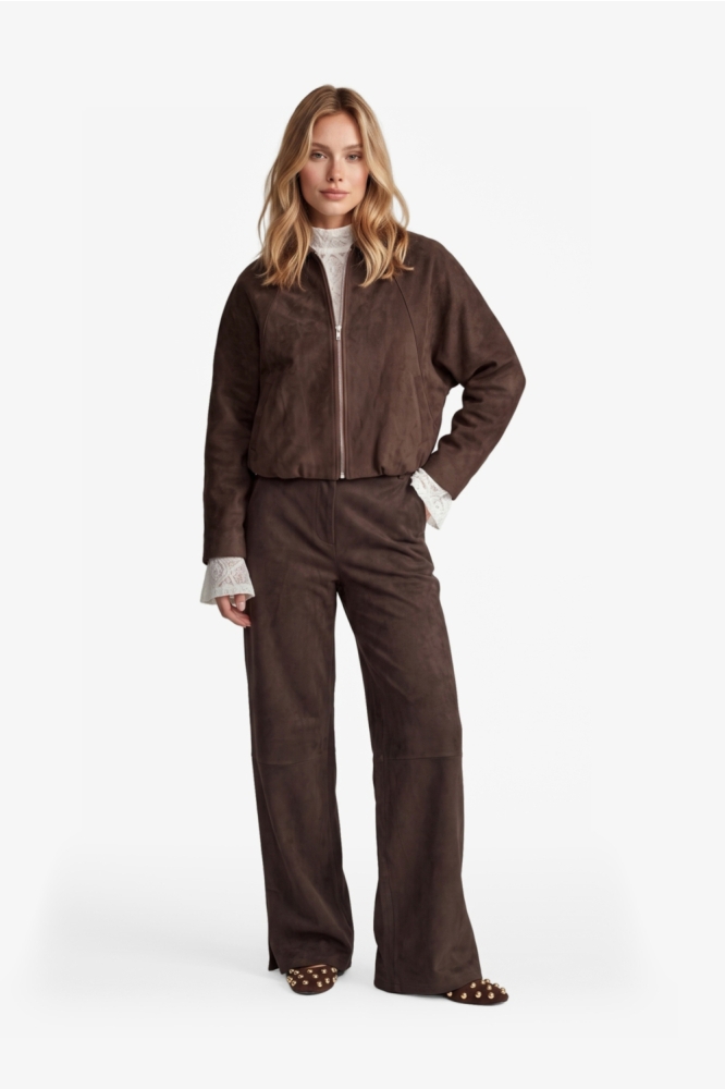 Fluresk bruine dames broek | Model vooraanzicht
