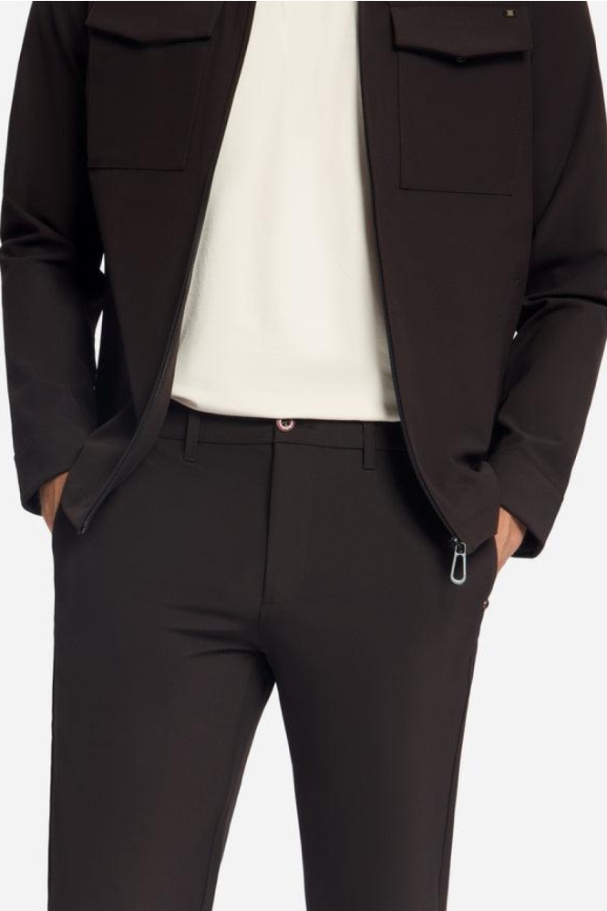 NO-EXCESS bruine heren broek | Close up
