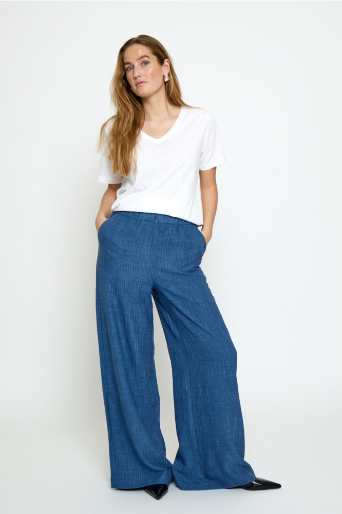 Peppercorn blauwe dames broek | Model